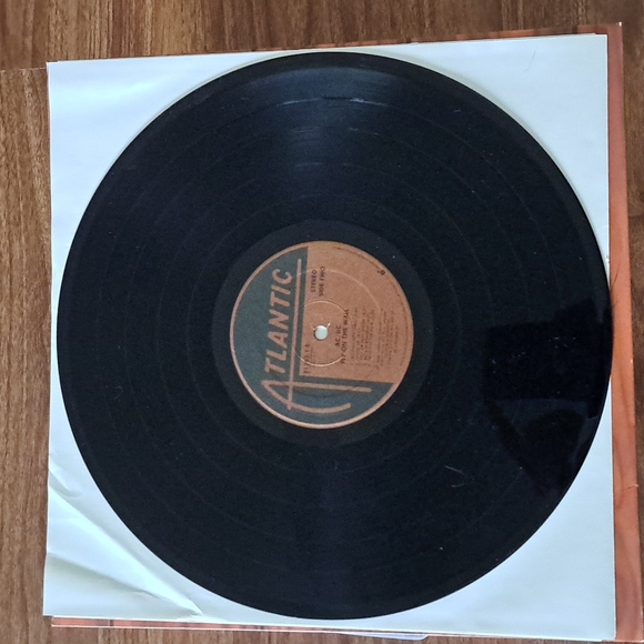 AC/DC Flo on the wall - Picture 4 of 4